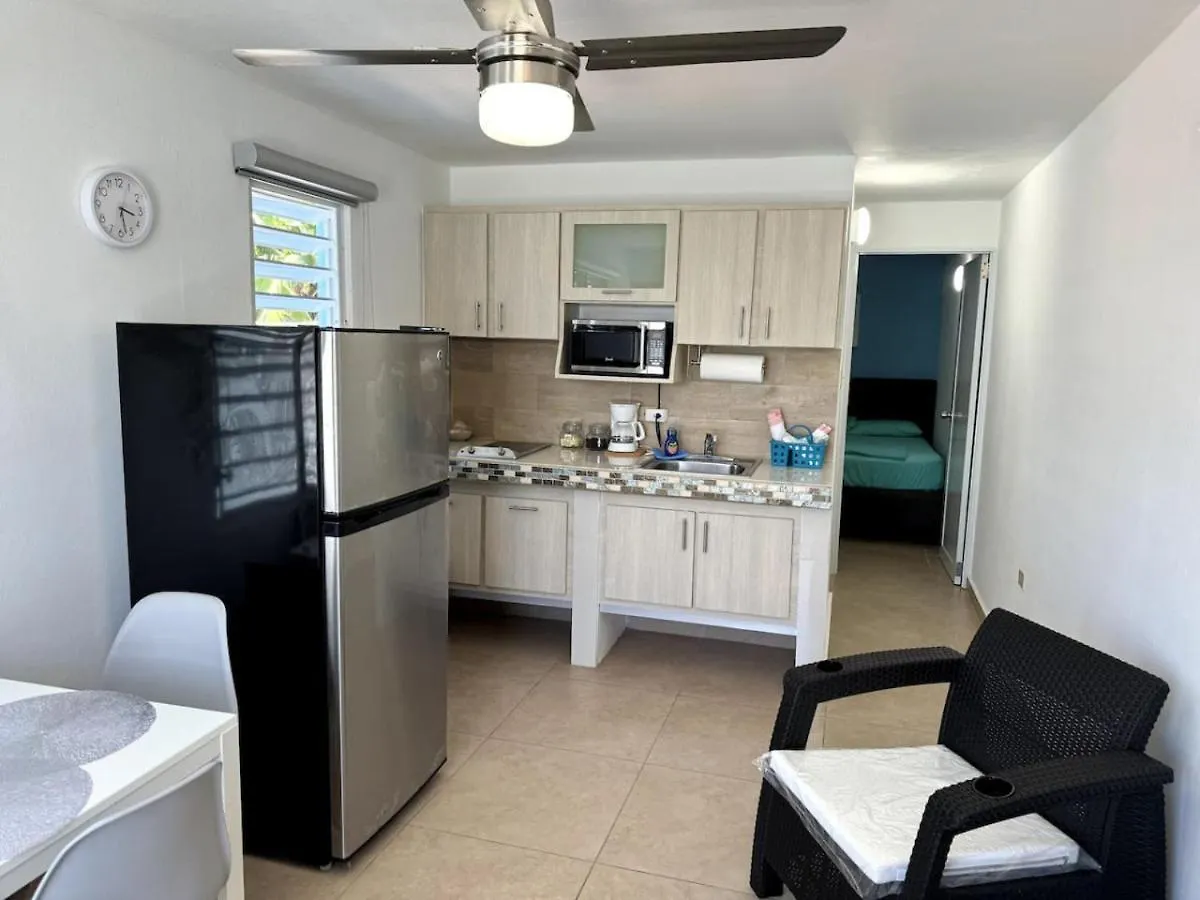 Combate Beach Apt Walking Distan contacts